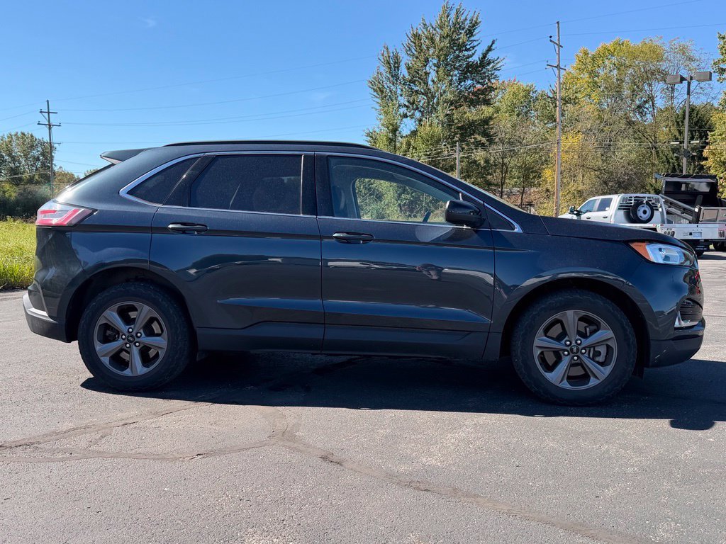 Used 2022 Ford Edge SEL w/ Sport Appearance Package AWD/4WD image 4