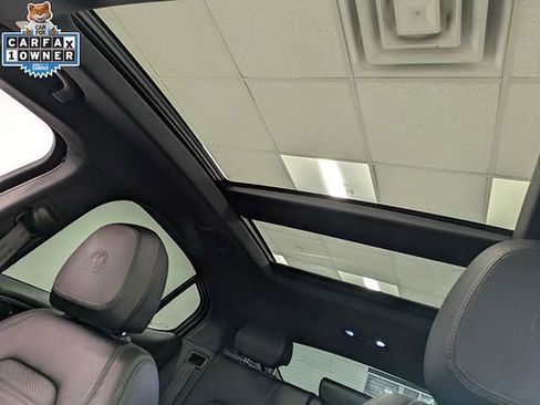 Used 2023 Alfa Romeo Stelvio Veloce AWD/4WD image 24