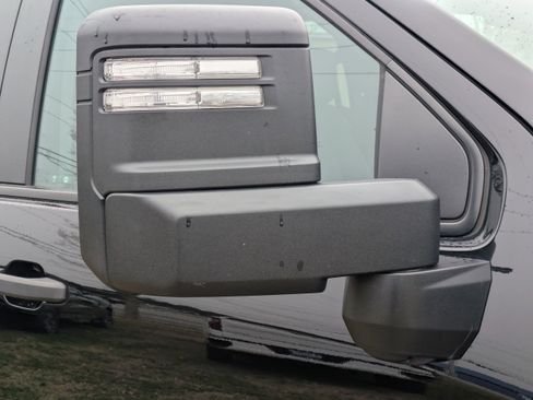 Used 2024 Chevrolet Silverado 2500 Custom image 12