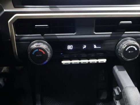 Used 2025 Toyota Tacoma TRD Off-Road image 28