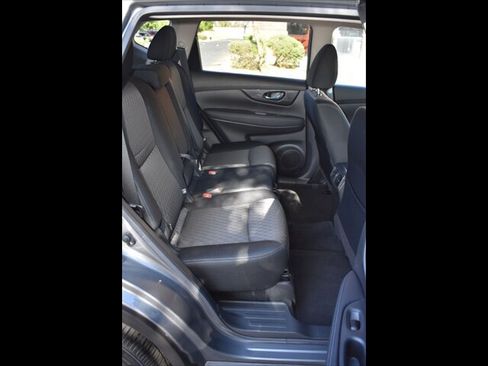 Used 2020 Nissan Rogue SV w/ Premium Package FWD image 27