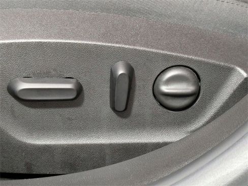 Used 2017 Buick Regal Sport Touring image 11