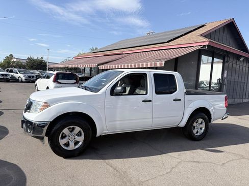 Used 2011 Nissan Frontier SV RWD image 4