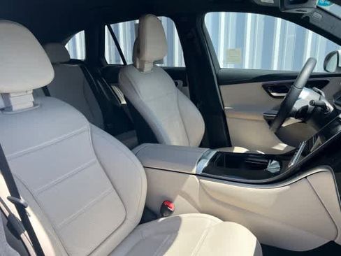 Used 2023 Mercedes-Benz GLC 300 image 21
