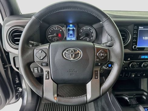 Used 2023 Toyota Tacoma TRD Off-Road w/ Technology Package AWD/4WD image 13