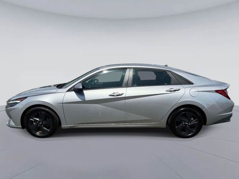 Used 2021 Hyundai Elantra SEL FWD image 7