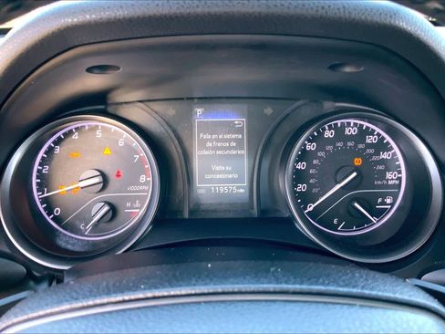 Used 2021 Toyota Camry SE image 23