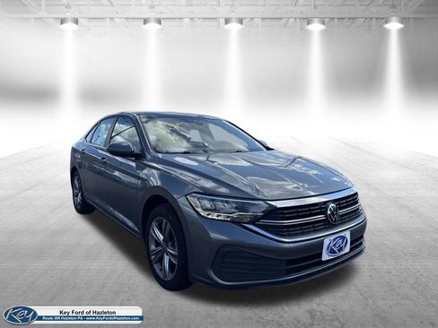 Used 2024 Volkswagen Jetta SE FWD image 1