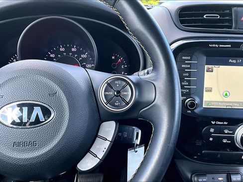Used 2016 Kia Soul + w/ Audio Package FWD image 11