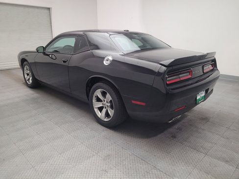 Used 2020 Dodge Challenger SXT RWD image 5