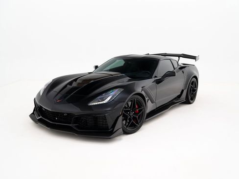 Used 2019 Chevrolet Corvette ZR1 RWD image 7
