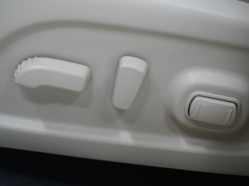Used 2016 Nissan Murano SV FWD image 15