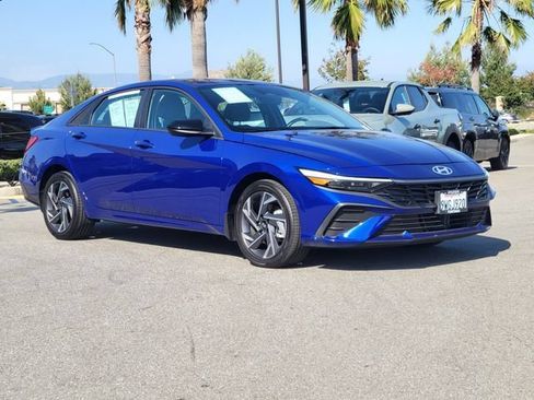 Certified 2025 Hyundai Elantra SEL FWD image 33