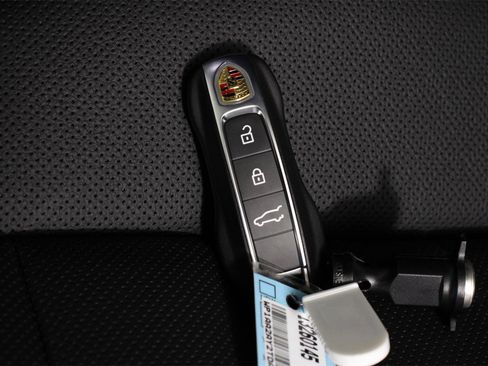 New 2026 Porsche Cayenne image 23