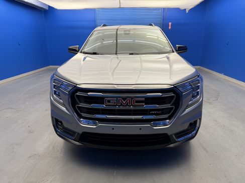 Used 2023 GMC Terrain AT4 AWD/4WD image 3