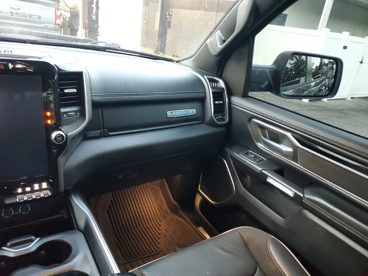 Used 2021 RAM 1500 Laramie w/ Sport Appearance Package AWD/4WD image 15