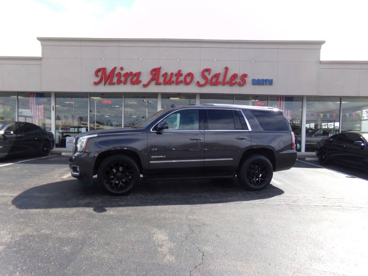 Used 2015 GMC Yukon Denali w/ Touring Package AWD/4WD image 1