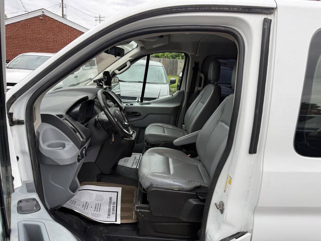 Used 2017 Ford Transit 150 XL RWD image 18