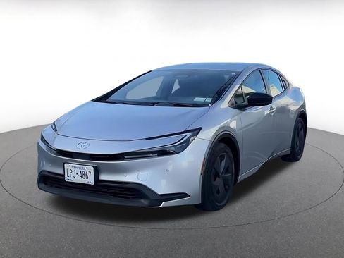 Used 2025 Toyota Prius LE image 7