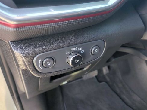 Used 2023 Chevrolet TrailBlazer RS image 34