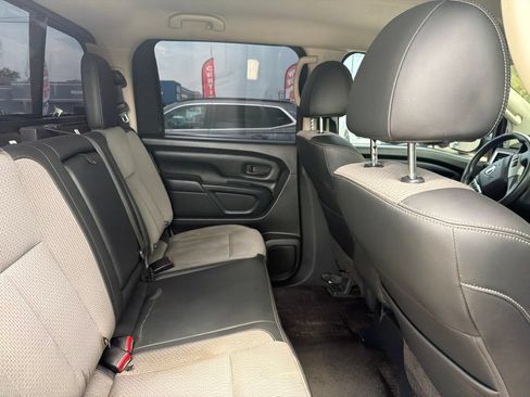 Used 2017 Nissan Titan S RWD image 7