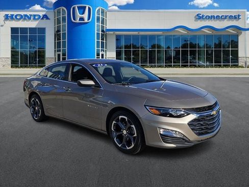 Used 2023 Chevrolet Malibu LT image 1