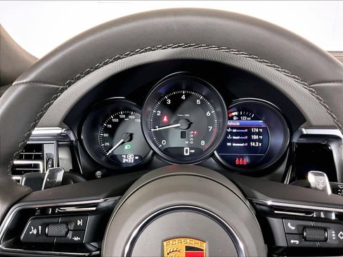 Used 2026 Porsche Macan AWD/4WD image 11