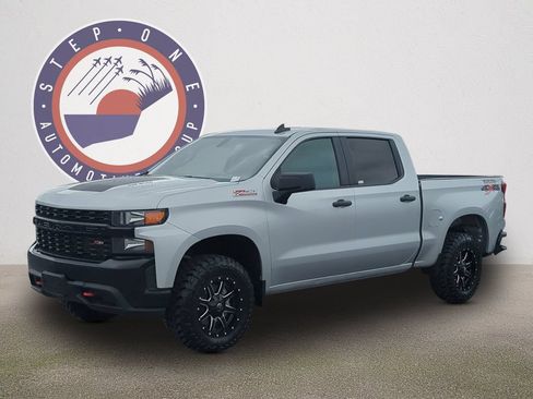 Used 2021 Chevrolet Silverado 1500 Custom Trail Boss w/ LPO, Dark Essentials Package AWD/4WD image 2