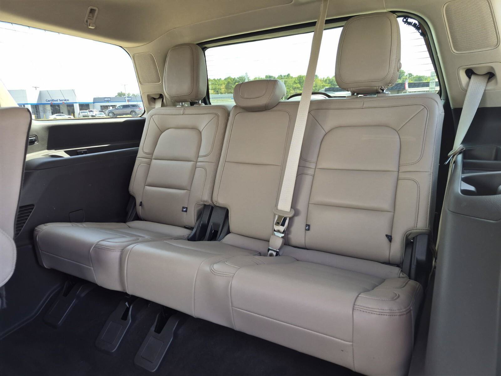 Used 2024 Lincoln Navigator Reserve AWD/4WD image 19