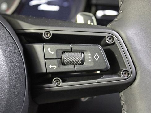 Certified 2026 Porsche Macan image 23