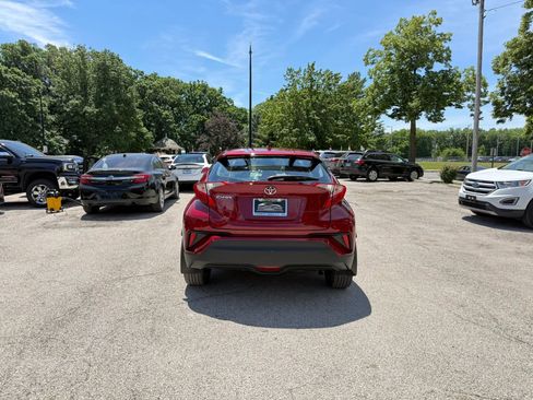 Used 2018 Toyota C-HR XLE FWD image 6
