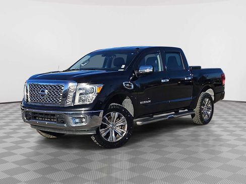 Used 2017 Nissan Titan SL image 1