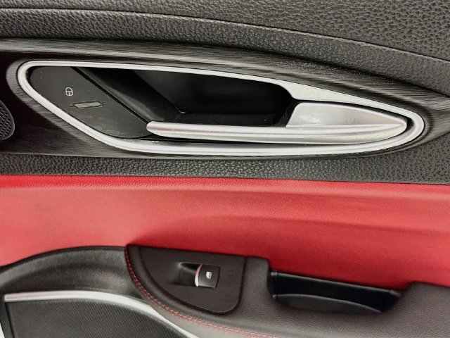 Used 2018 Alfa Romeo Giulia RWD image 28