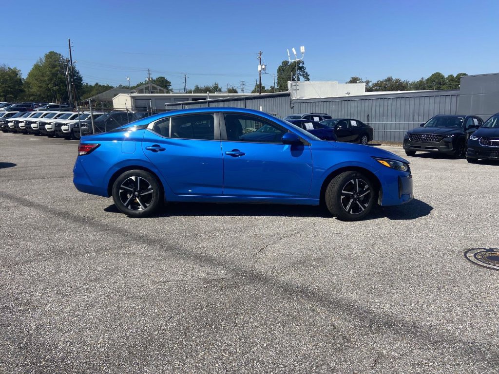 Used 2025 Nissan Sentra SV FWD image 2
