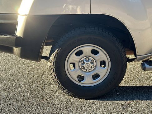 Used 2011 Nissan Xterra X image 17