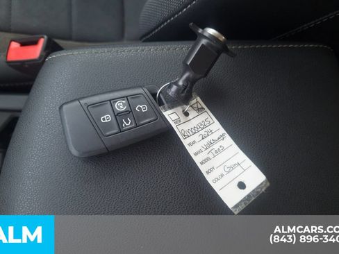 Used 2024 Volkswagen Taos SE FWD image 33