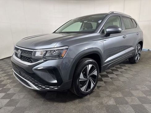 Certified 2024 Volkswagen Taos SE AWD/4WD image 8