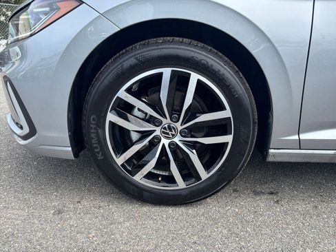 Used 2025 Volkswagen Jetta SE image 29