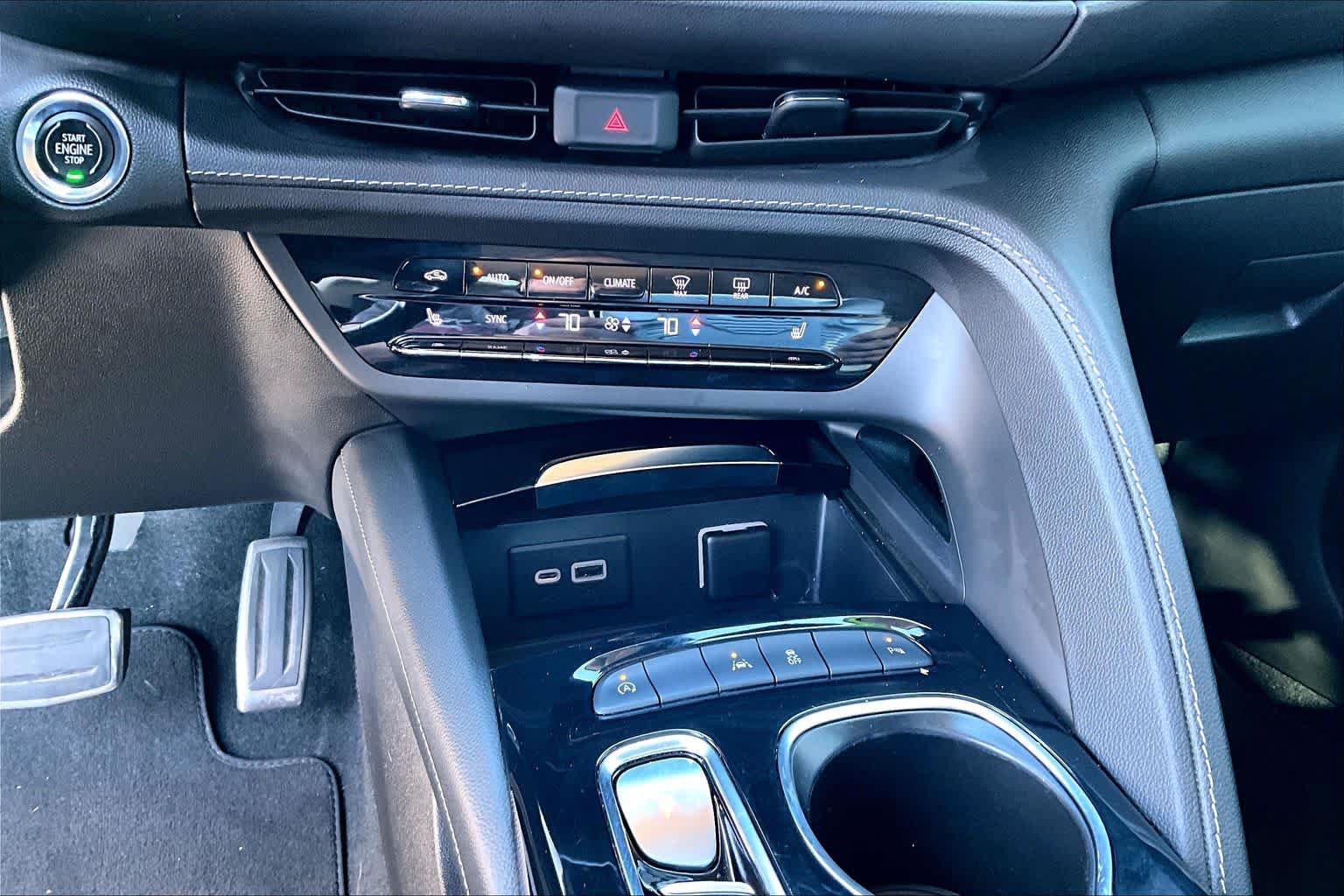 Used 2022 Buick Envision Preferred FWD image 31