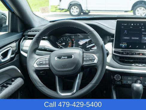 Used 2025 Jeep Compass Limited AWD/4WD image 32