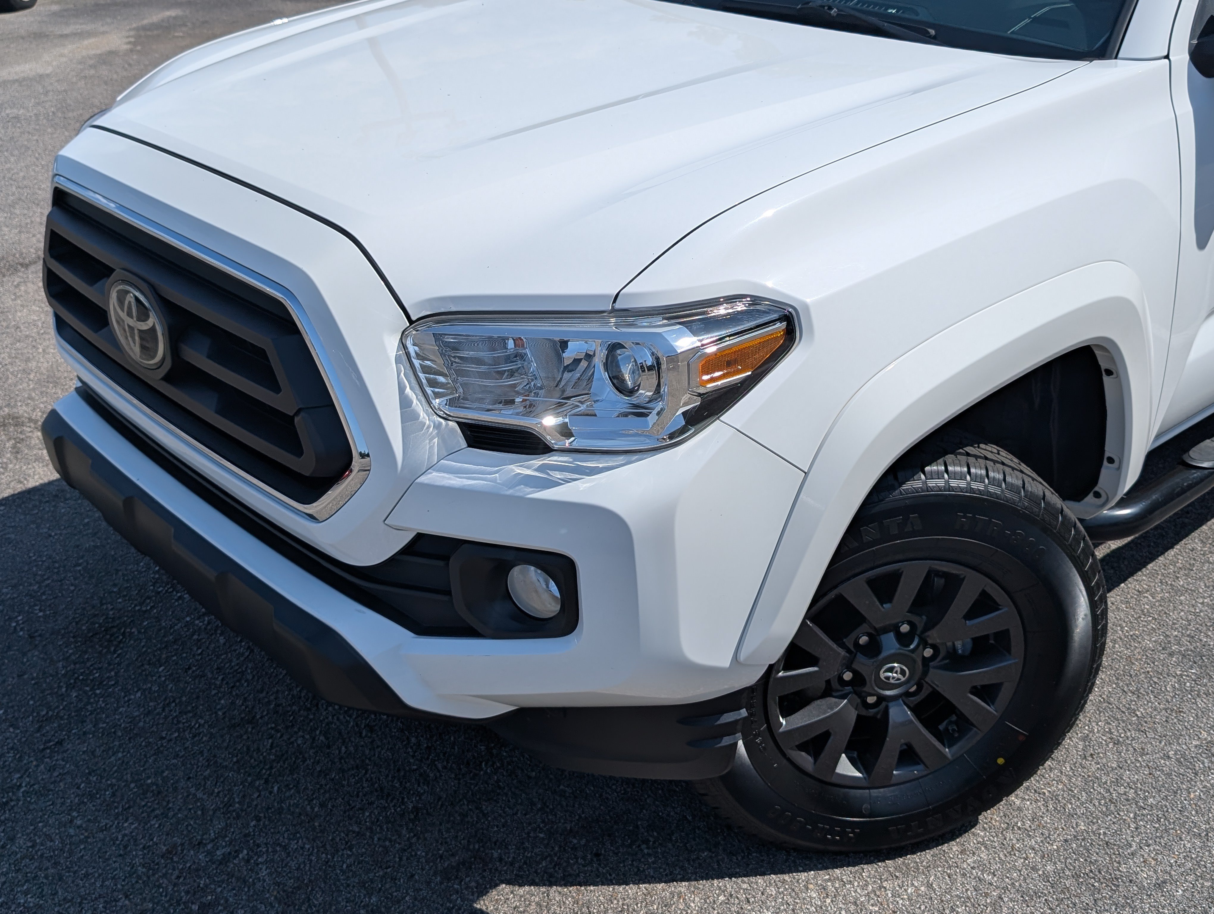 Used 2021 Toyota Tacoma SR5 RWD image 13