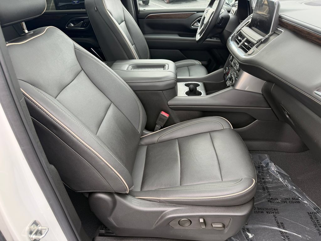 Used 2022 Chevrolet Tahoe Premier AWD/4WD image 15