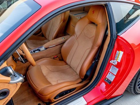 Used 2015 Ferrari F12 Berlinetta image 13