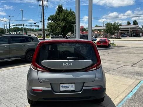Used 2022 Kia Soul LX FWD image 10