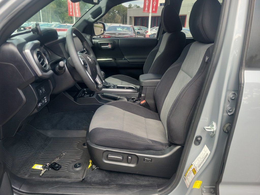 Certified 2021 Toyota Tacoma TRD Off-Road w/ Advanced Technology Package AWD/4WD image 15