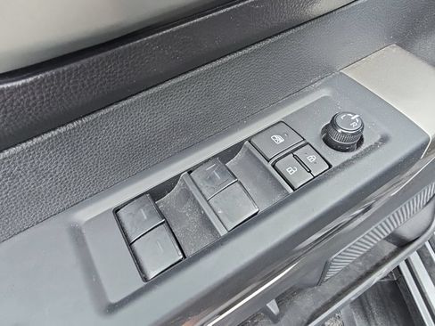 Used 2023 Toyota Tundra SR5 w/ SR5 Convenience Package AWD/4WD image 8