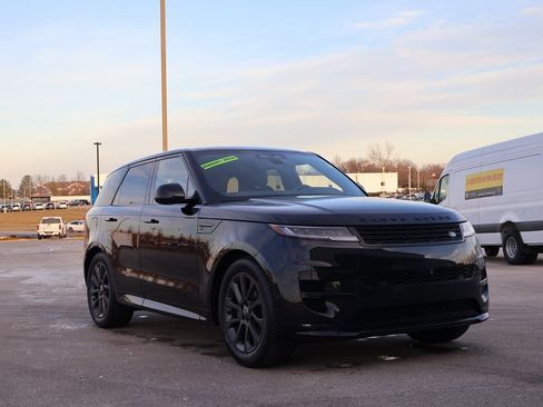 Used 2024 Land Rover Range Rover Sport Dynamic SE image 3
