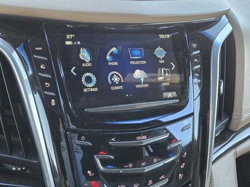 Used 2019 Cadillac Escalade Platinum image 27