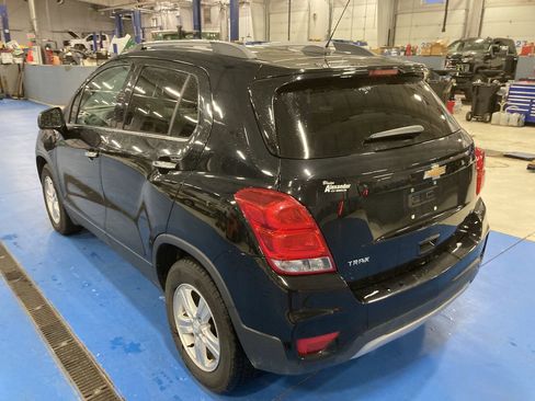 Used 2020 Chevrolet Trax LT w/ LT Convenience Package image 5