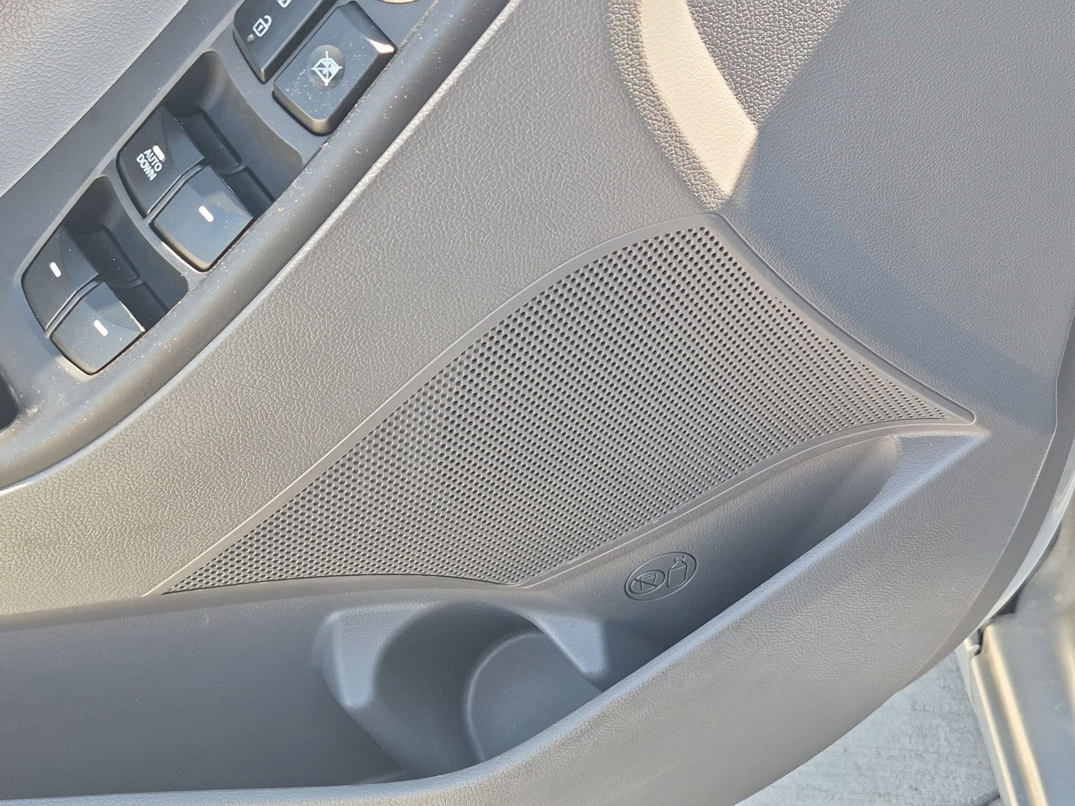 Used 2014 Hyundai Elantra SE FWD image 14